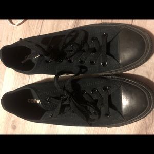 Black converse